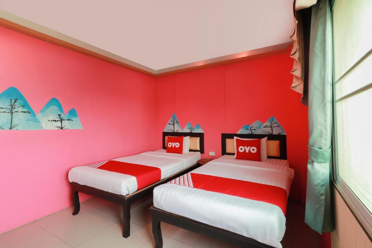 Oyo 768 First Station Hotel 清邁 外观 照片